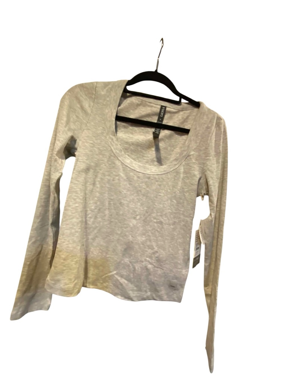 NWT Vuori Long Sleeve Pose Scoop Size XL WHITE HEATHER GREY